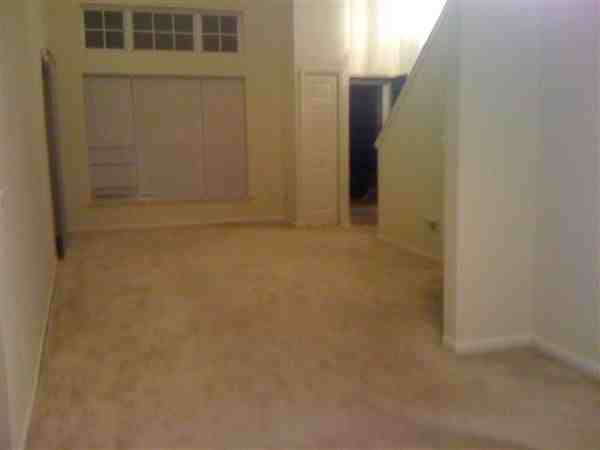 16105 Addington Dr - Photo 2 of 9