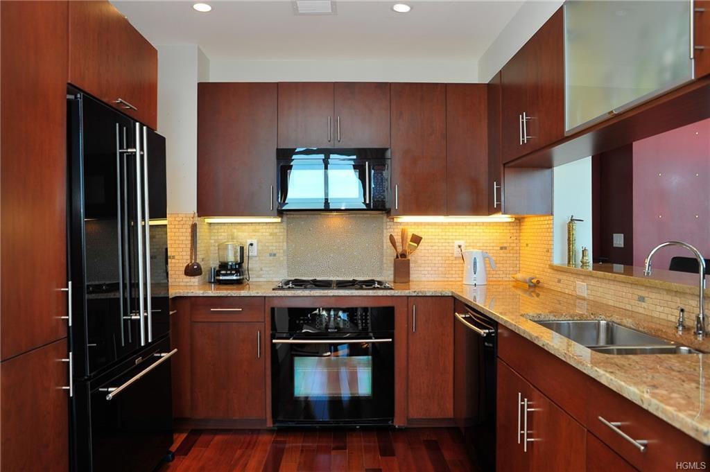 175 Huguenot Street 1706 - Photo 3 of 13