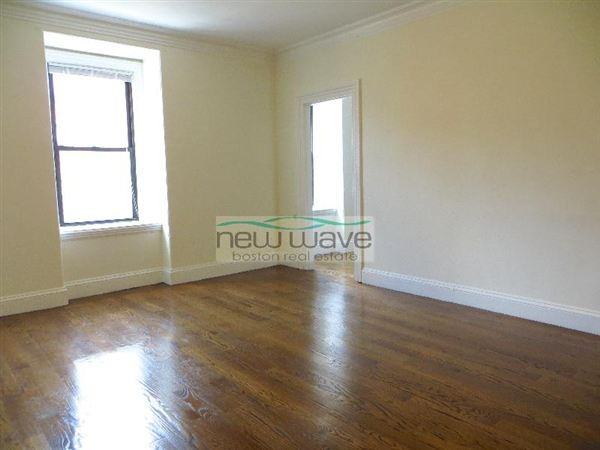 Berkley and Marlborough - Photo 2 of 11