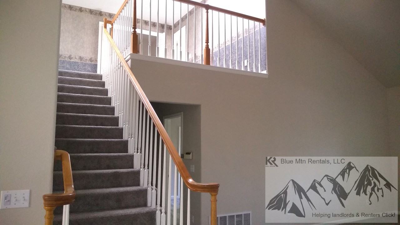 997 Southeast Admiral Place - Photo 3 of 20