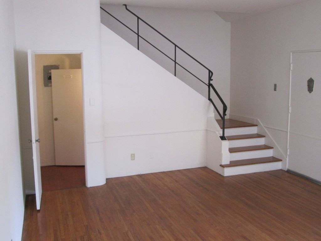 312 S Crescent Heights Blvd #312 - Photo 2 of 17