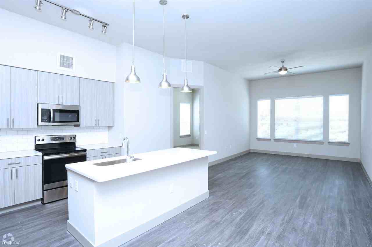 3218 Gonzales St - Photo 3 of 4