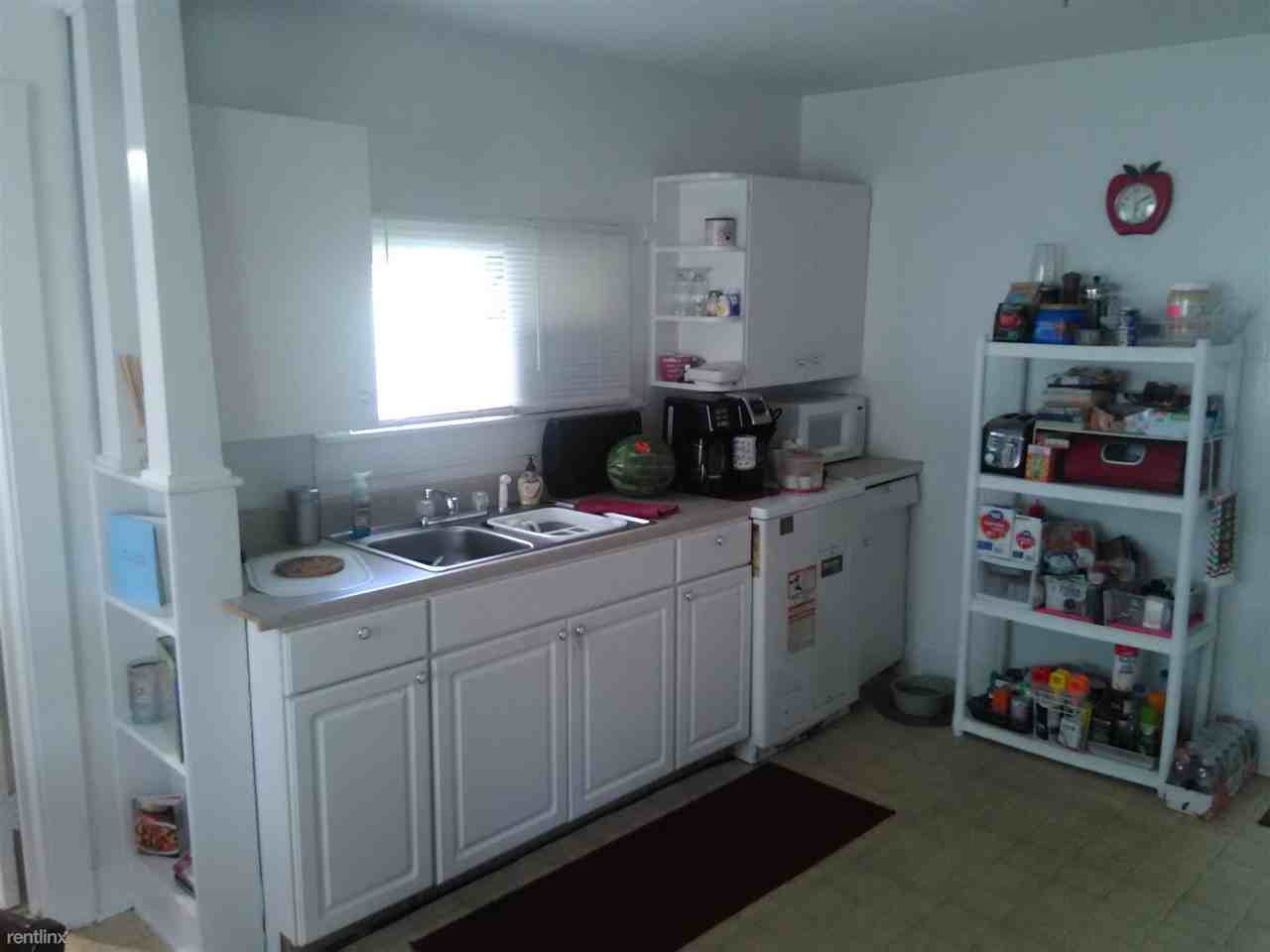 6732 Greensburg Rd - Photo 3 of 8