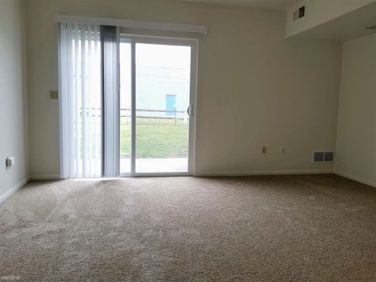 737 Hemlock Square - Photo 2 of 11