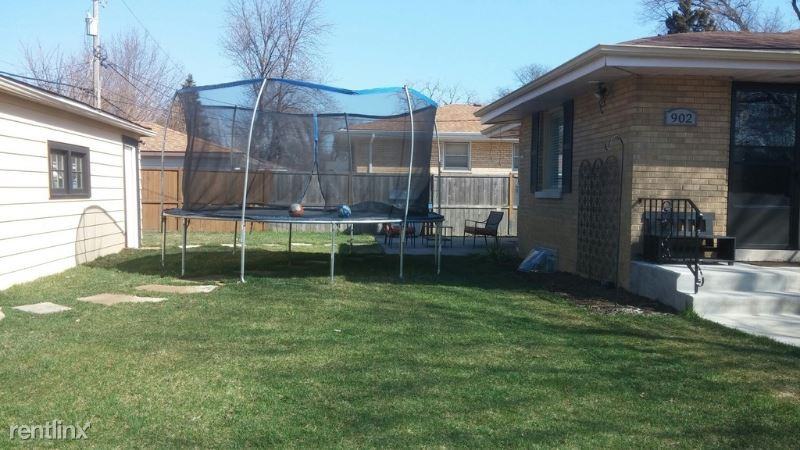 902 Forest Rd - Photo 3 of 13