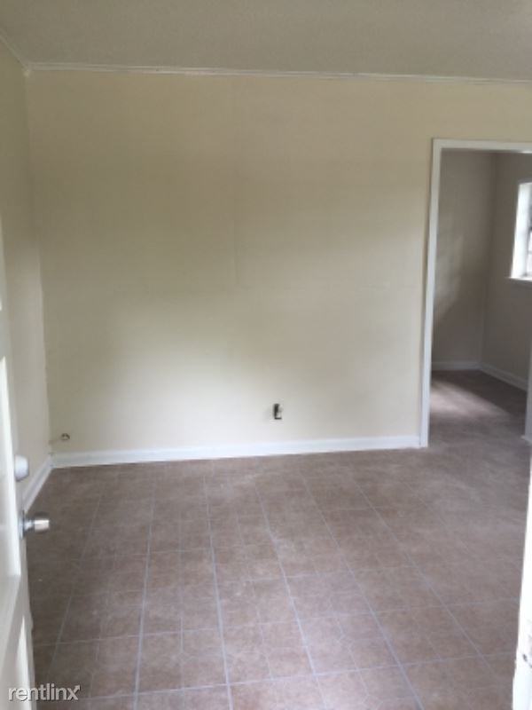 212 N Wyatt St - Photo 3 of 5