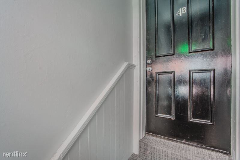 10 E Madison St 4b - Photo 3 of 9