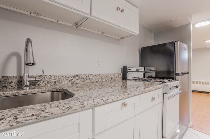 10 E Madison St 3a - Photo 3 of 12