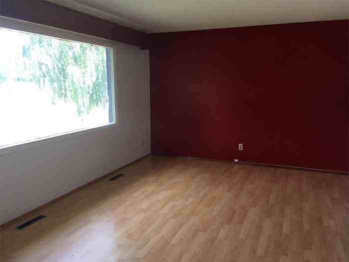 9705 88 Ave - Photo 2 of 9