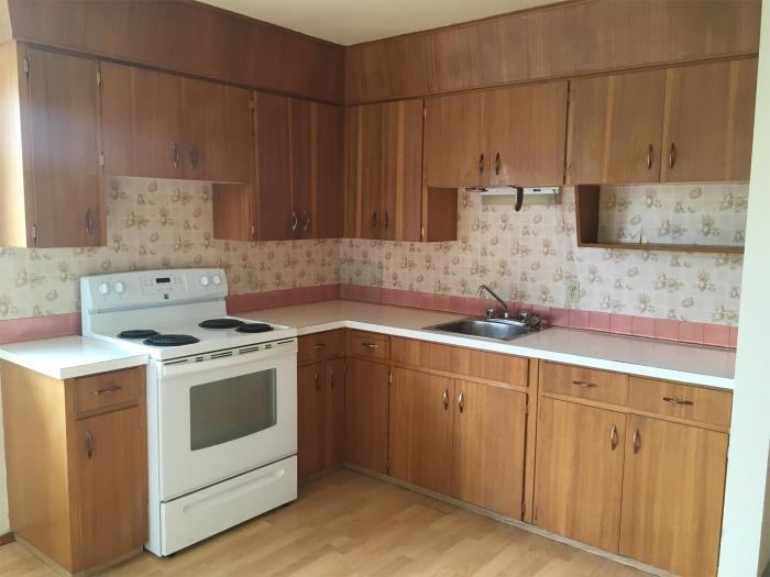 9705 88 Ave - Photo 3 of 9