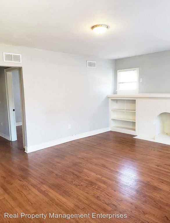 2400 NW 20th St - Photo 2 of 29