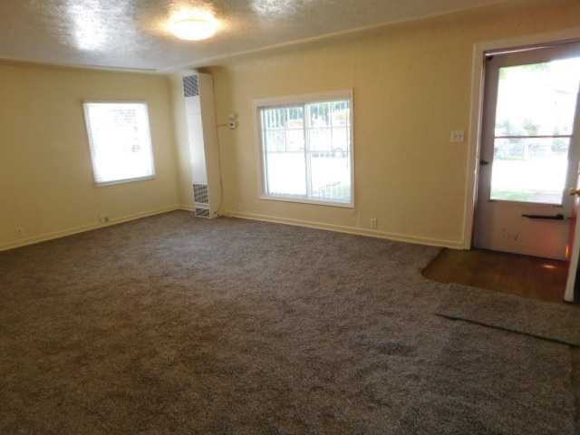 3607 June Ave NE - Photo 2 of 7