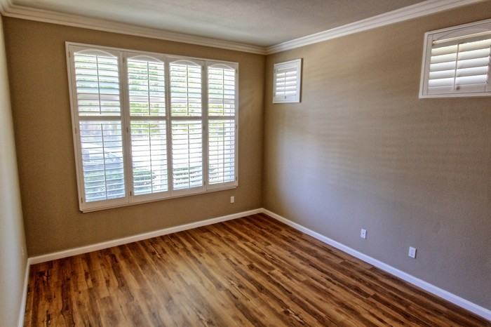 978 Atherton Dr - Photo 3 of 50