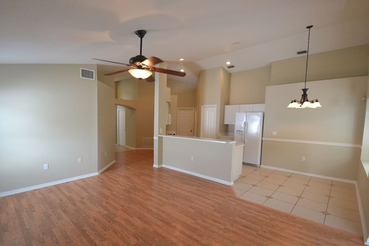 2402 Cattleman Dr - Photo 2 of 14