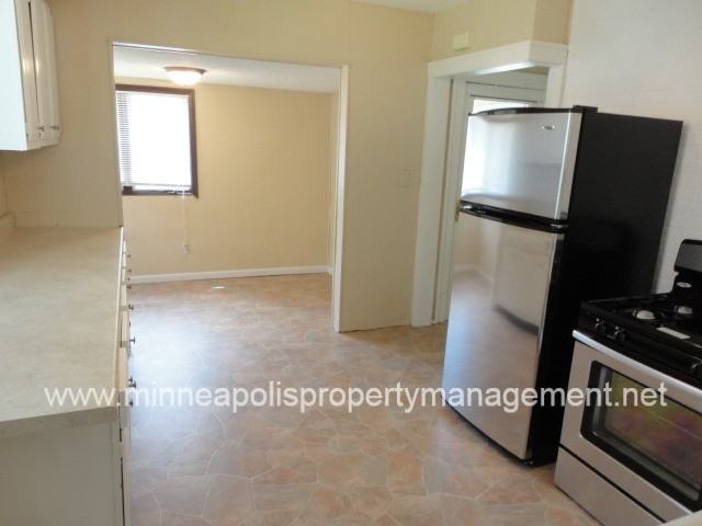 257 Frost St W - Photo 3 of 12