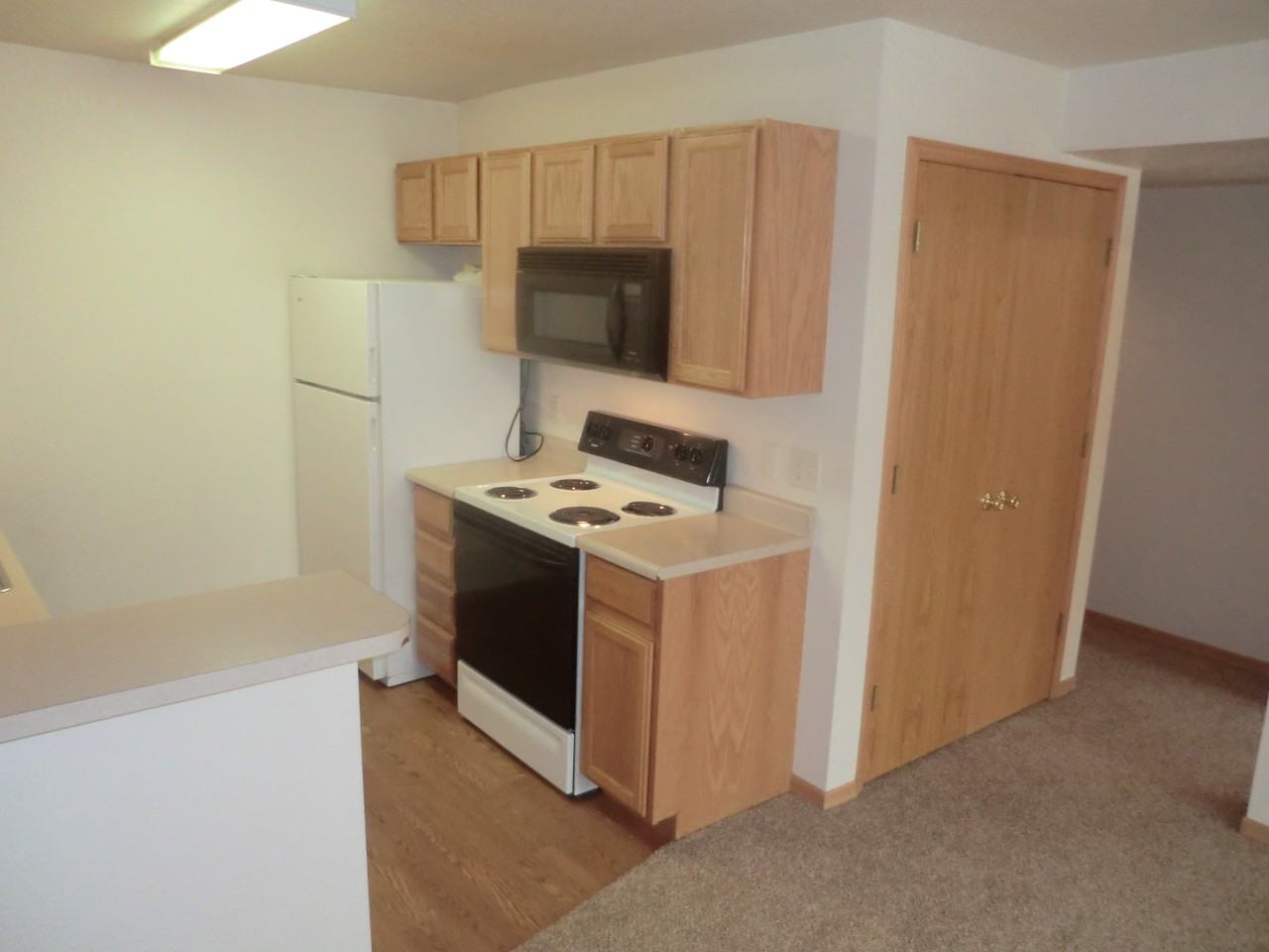 1221 University Ave - Photo 2 of 24