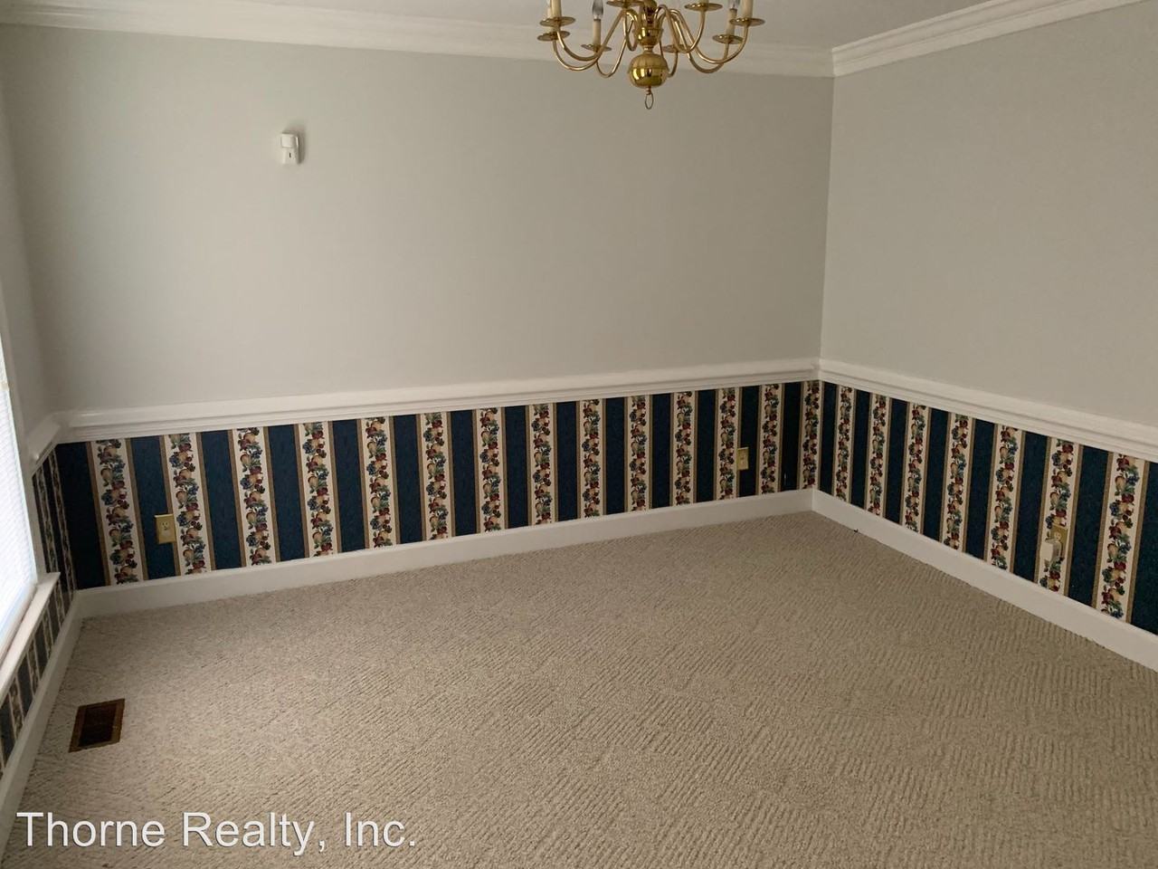 1712 Pkwy St W - Photo 3 of 10