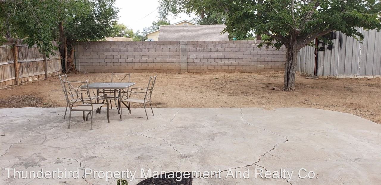 7449 Sky Ct Cir NE - Photo 3 of 7