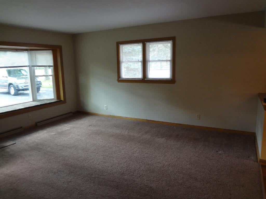 10052 Brookside Dr - Photo 3 of 19