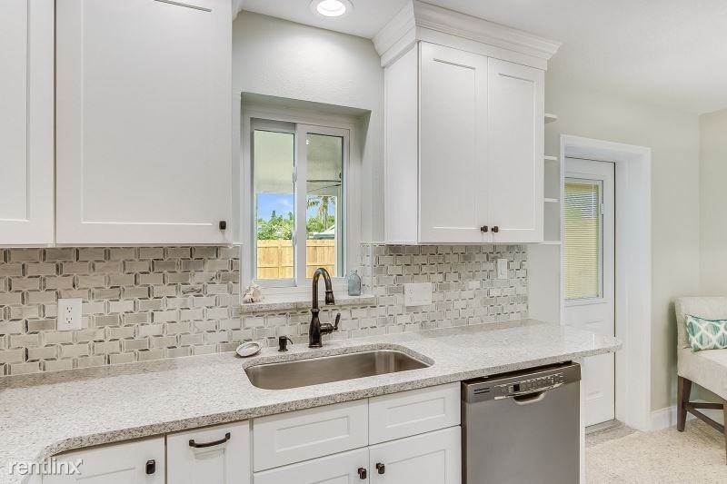 170 Flamingo Dr - Photo 2 of 26