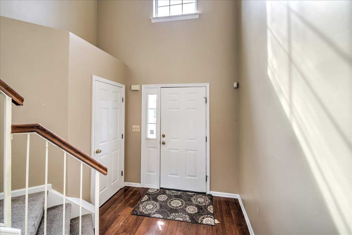 114 Heron Ct - Photo 3 of 17