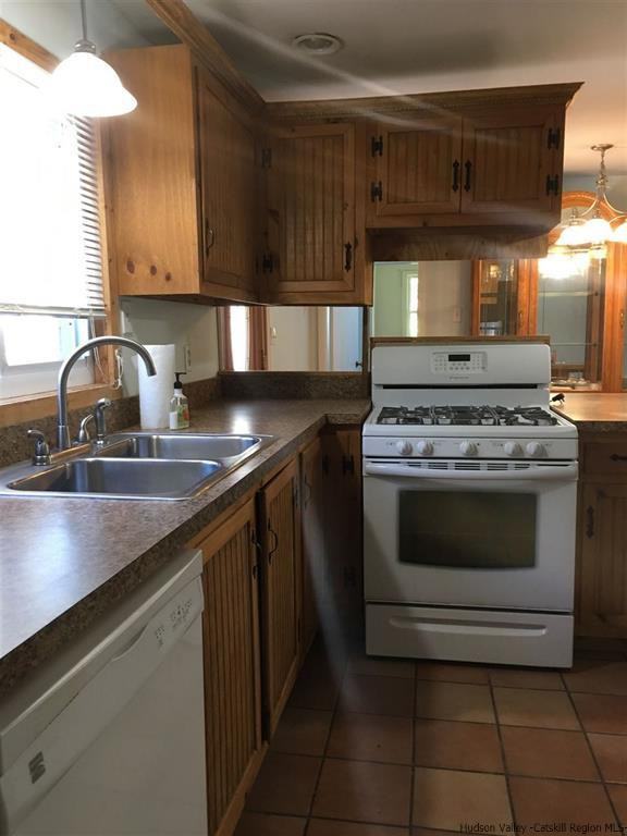 381 Oak Ridge Rd - Photo 2 of 21