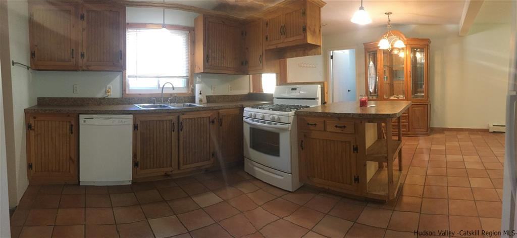 381 Oak Ridge Rd - Photo 3 of 21
