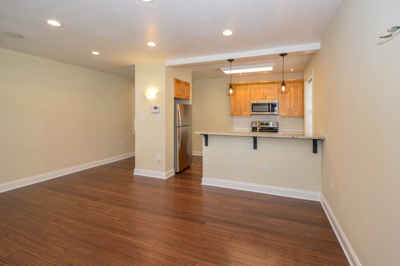 347 Main St - Photo 2 of 11