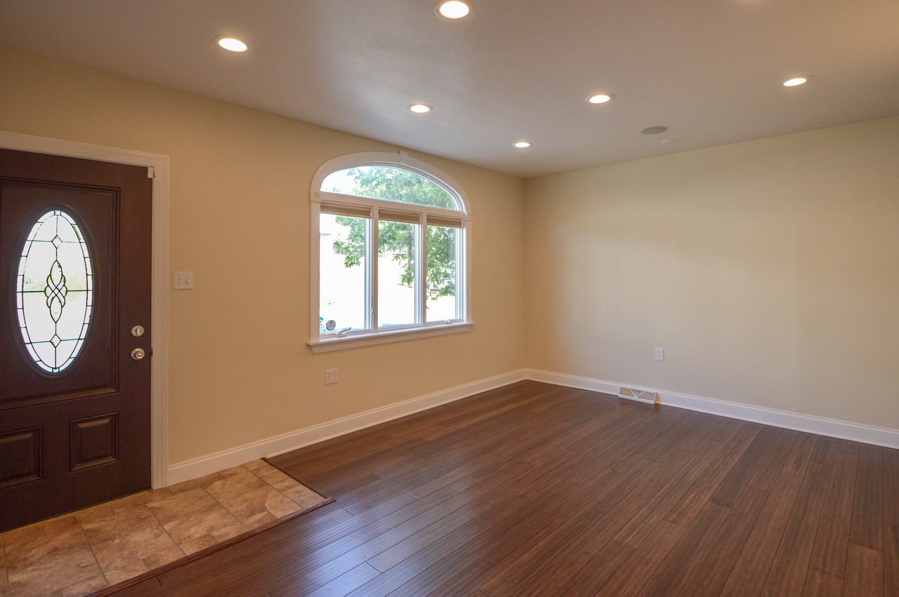 347 Main St - Photo 3 of 11