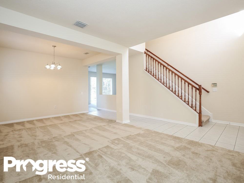 27724 Sky Lake Cir - Photo 3 of 32