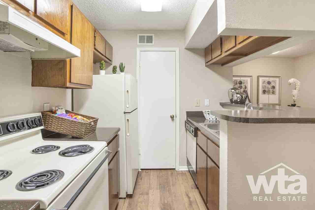 1912 E WILLIAM CANNON - Photo 2 of 16