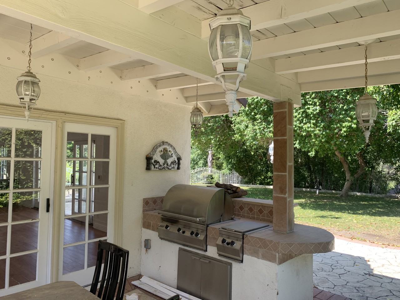 4527 Stark Avenue - Photo 2 of 24