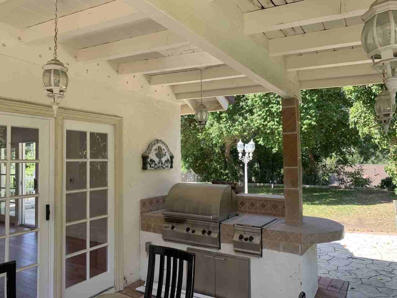 4527 Stark Avenue - Photo 3 of 24