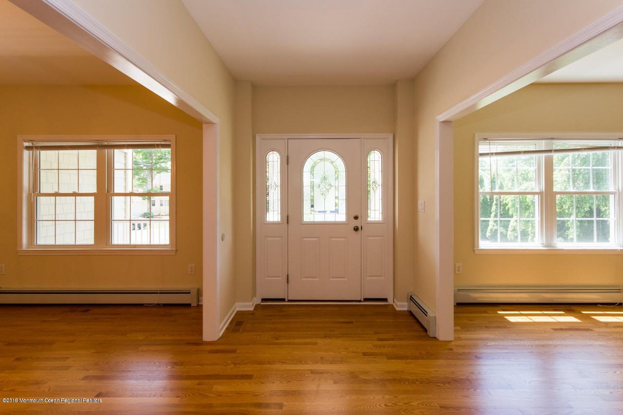 1014 Driftwood Avenue - Photo 3 of 37