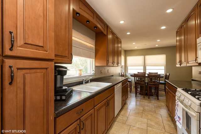 8016 Country Club - Photo 3 of 13