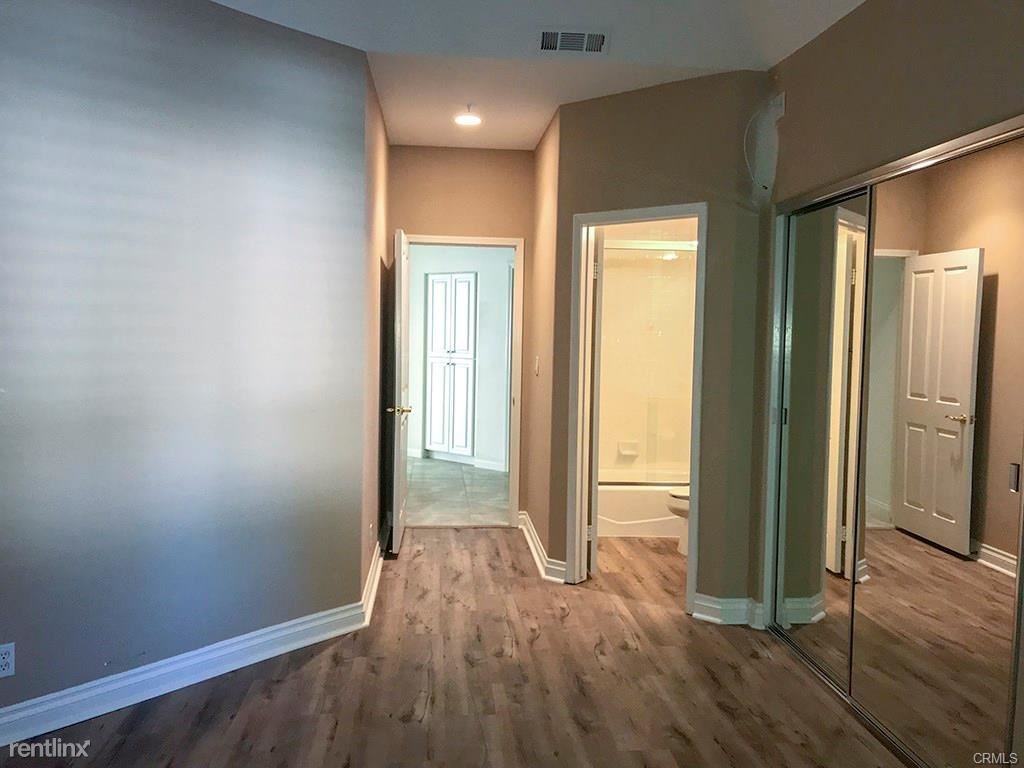 83 Plaza De Las Flores - Photo 3 of 10