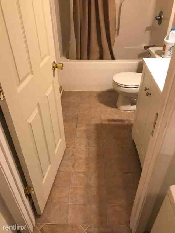 7 Shamrock Blvd - Photo 2 of 3