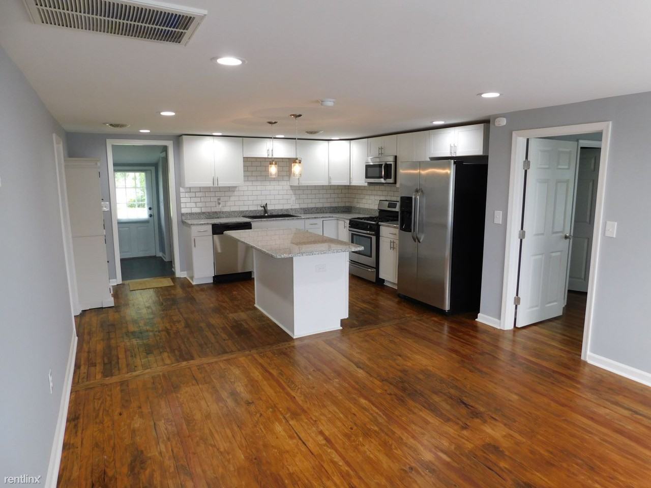 126 Agnes St - Photo 3 of 5