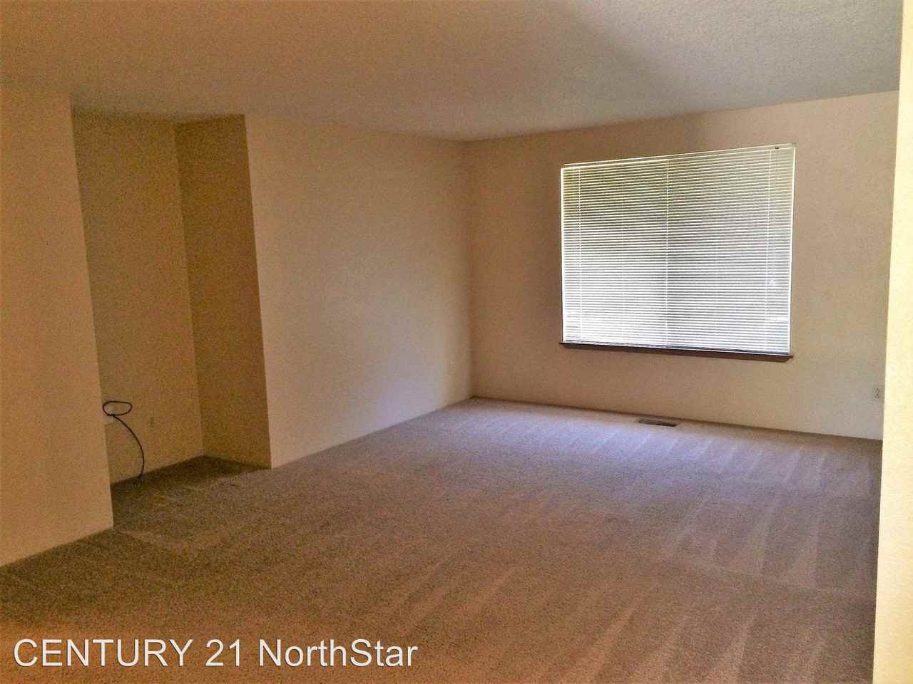 185 SE 218th Ave - Photo 3 of 18