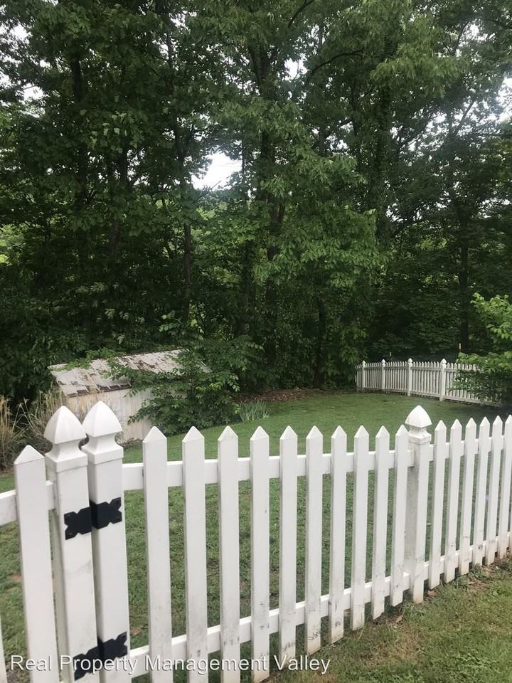 9 Brentwood Cir - Photo 2 of 15