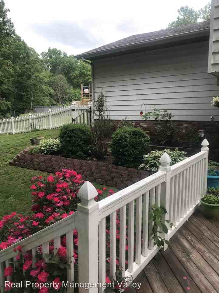 9 Brentwood Cir - Photo 3 of 15