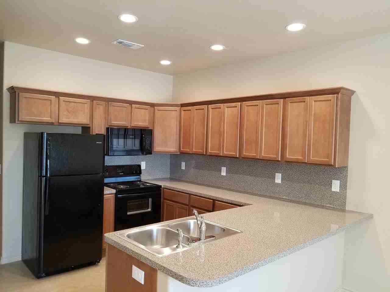 719 Renfro Dr #B - Photo 3 of 8