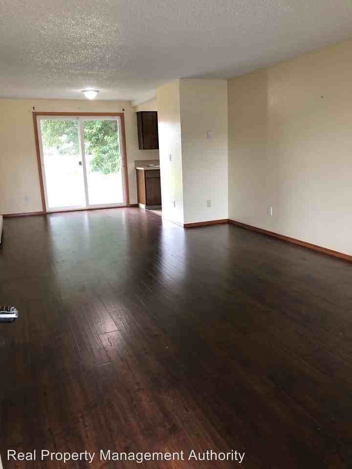 646 Bozarth Ave - Photo 2 of 7