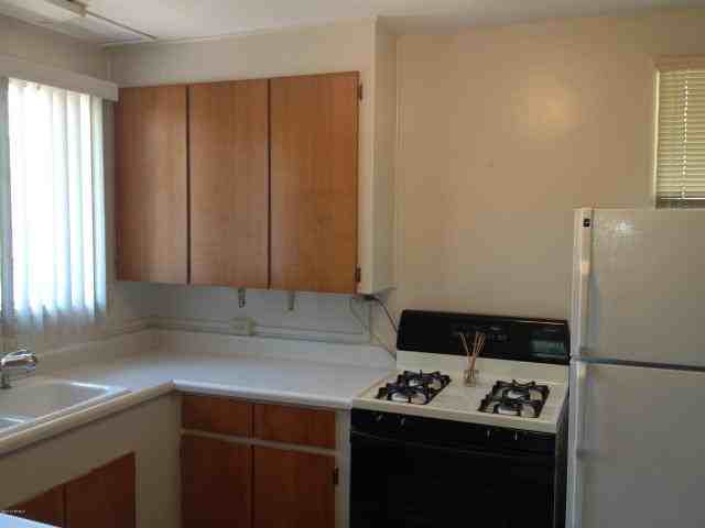 3001 E 17th St - Photo 4 of 23