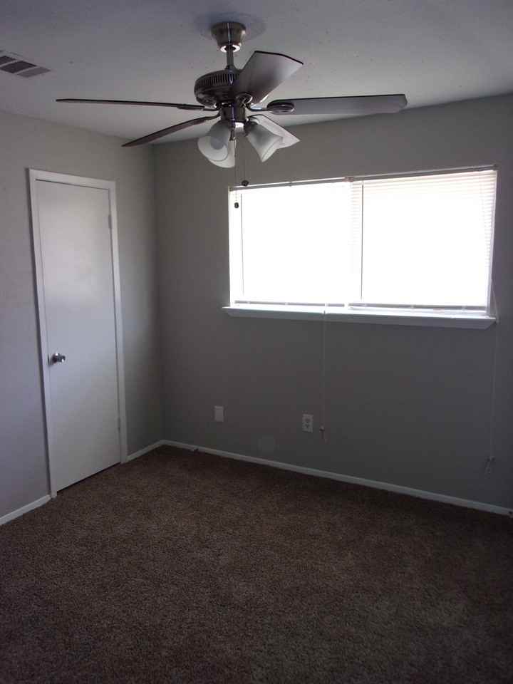 23303 Dew Wood Ln - Photo 5 of 11