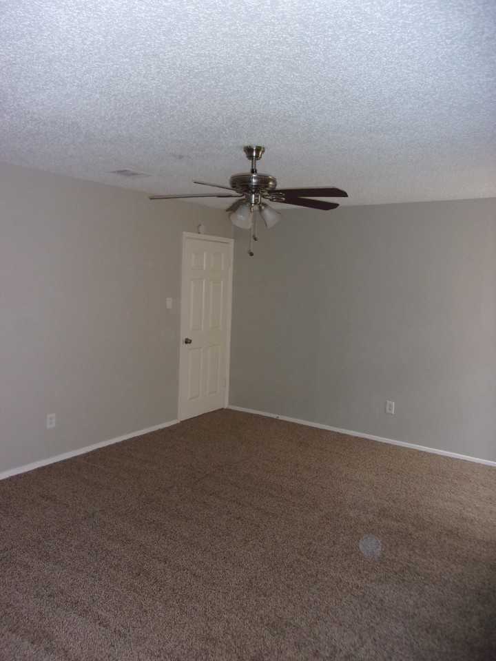 23303 Dew Wood Ln - Photo 6 of 11