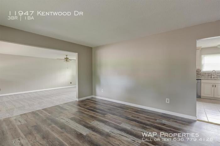 11947 Kentwood Dr - Photo 2 of 12