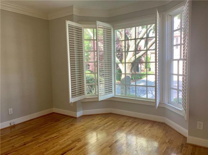 3194 Windsor Lake Dr NE - Photo 2 of 39