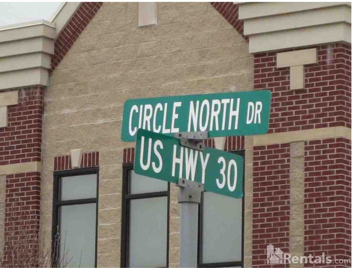 1726 Circle North Drive - Photo 3 of 26