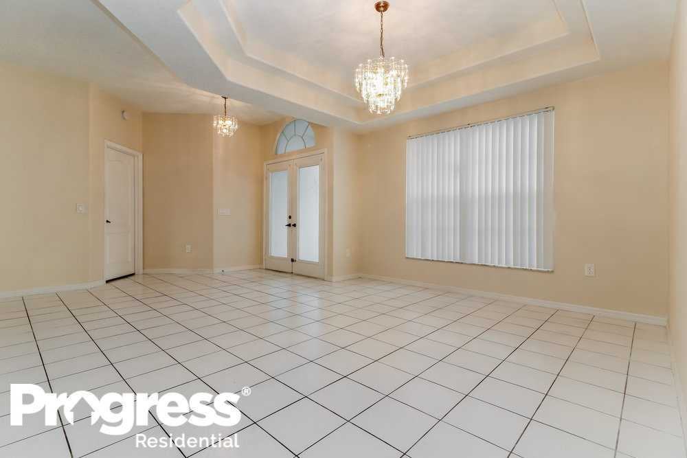 8618 Cypress Lakes Blvd - Photo 3 of 16